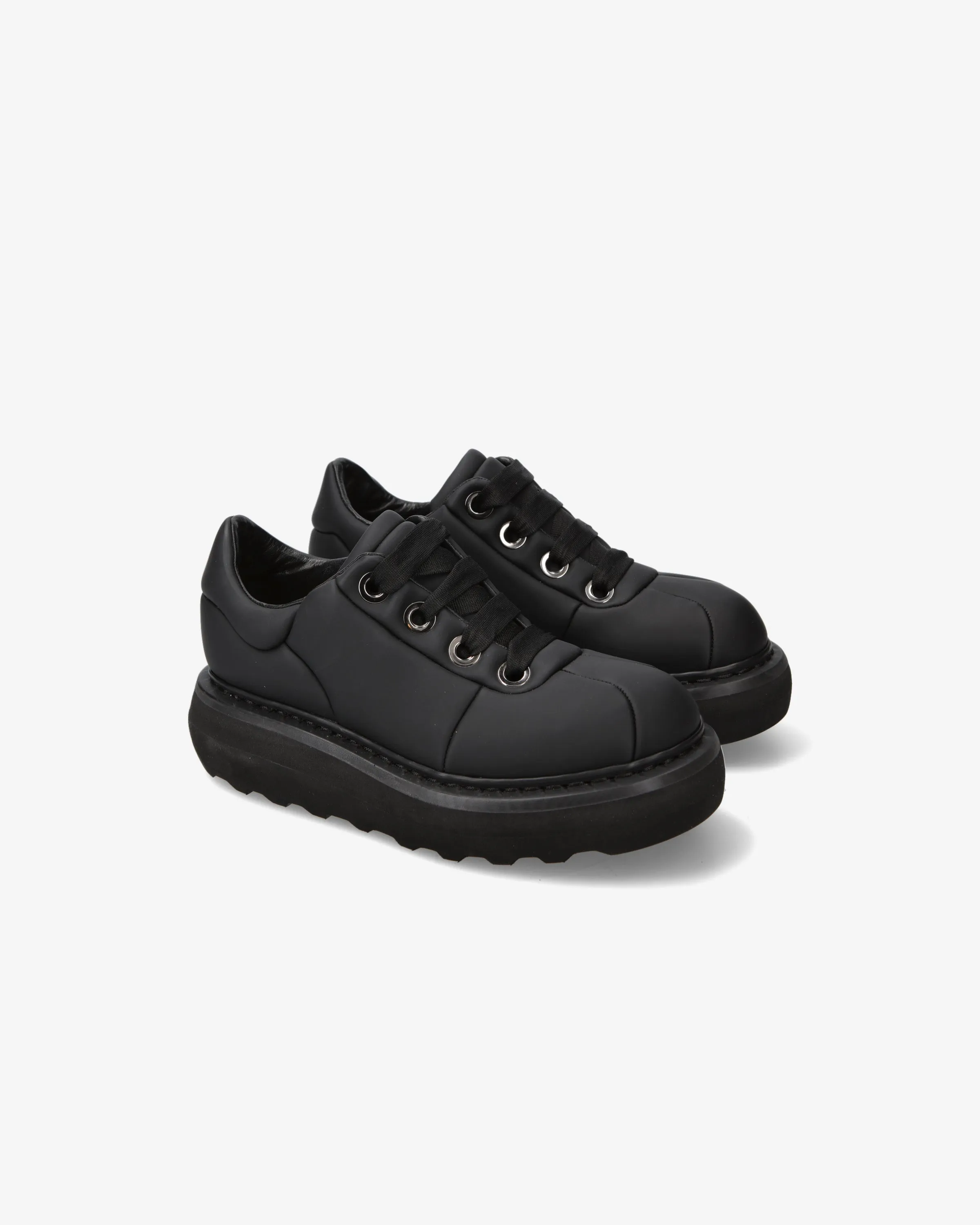Cal shoes in black rubberized