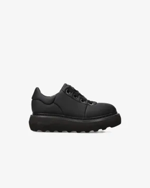 Cal shoes in black rubberized