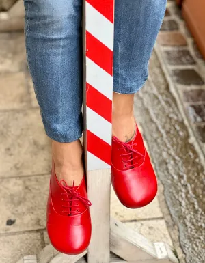 Circe Red scarpa allacciata in nappa rossa forma tonda Lagattaconglistivali