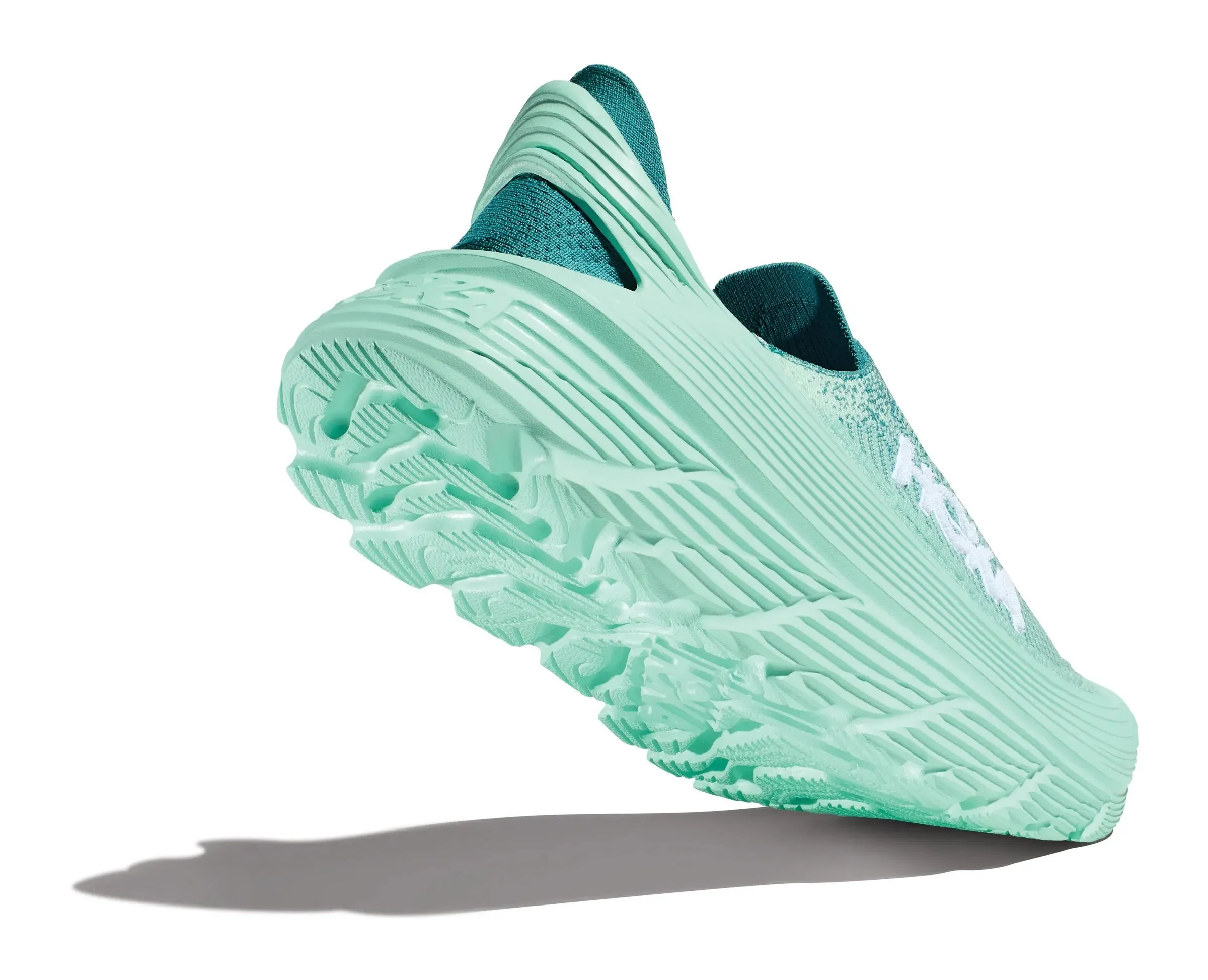 Hoka Restore TC – Sustainable Comfort for Recovery